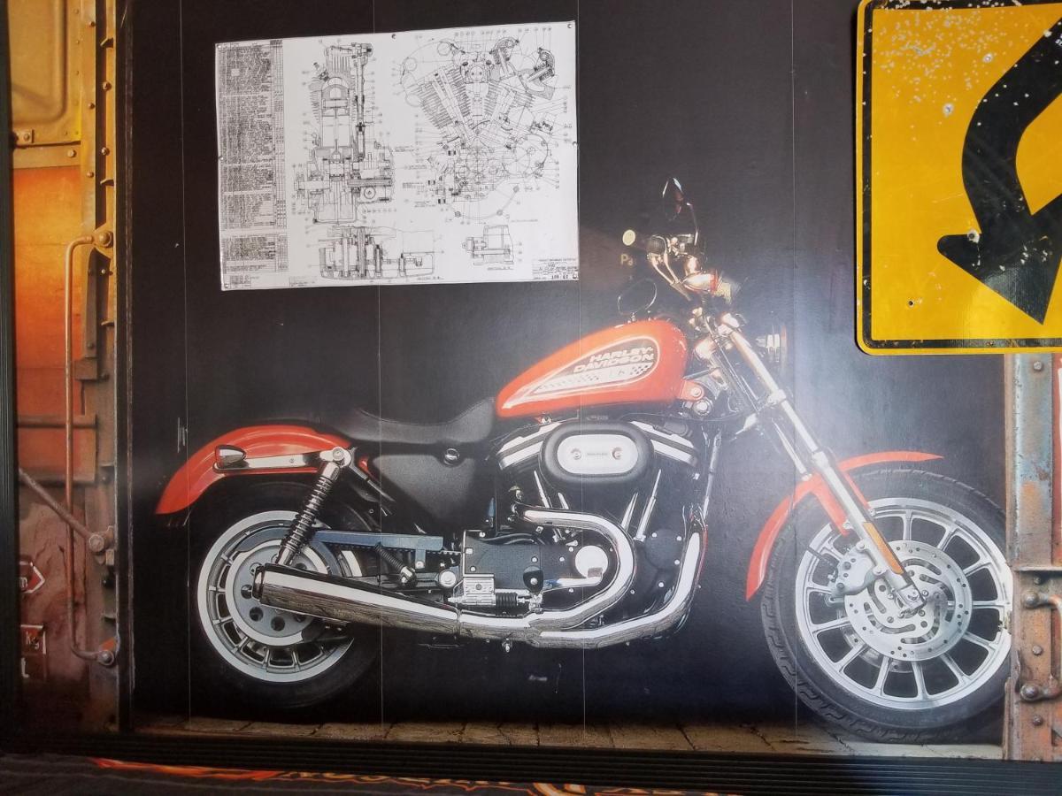 Galaxy Of Harley Bikers Between Bryce And Zion Hatch Exterior photo